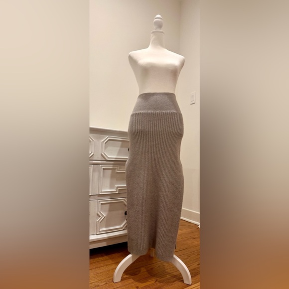 Free People Felix Rib Maxi Skirt in Light Grey XS - Picture 4 of 10